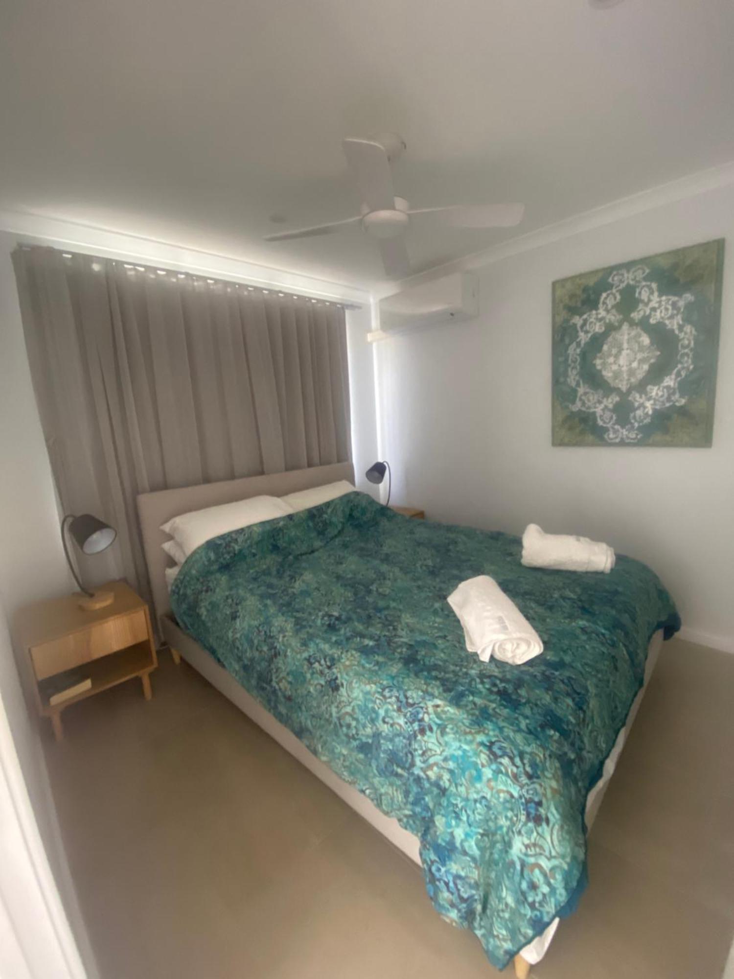 Pelican Shore Oceanfront Villa 6 カルバリ エクステリア 写真