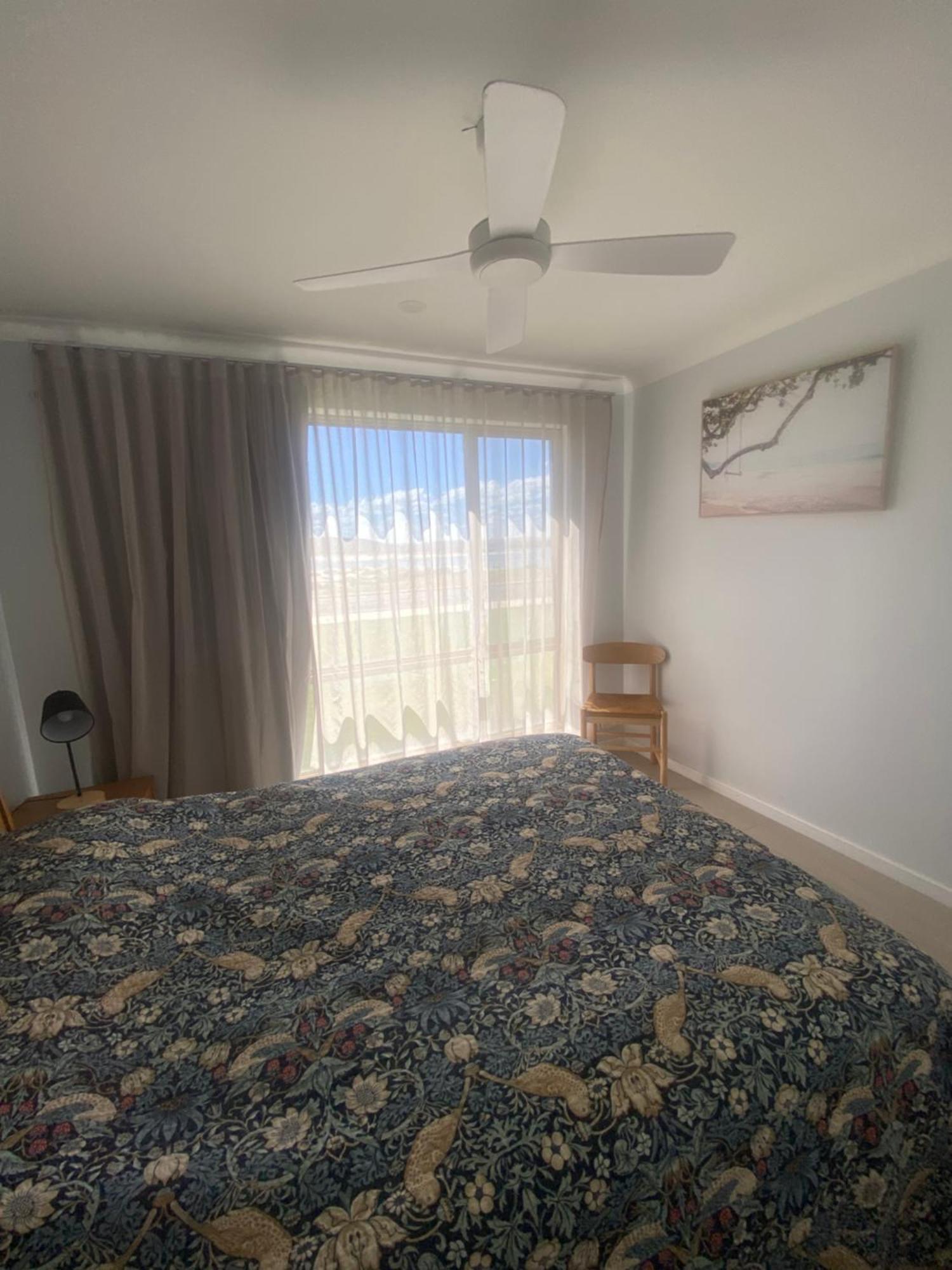 Pelican Shore Oceanfront Villa 6 カルバリ エクステリア 写真