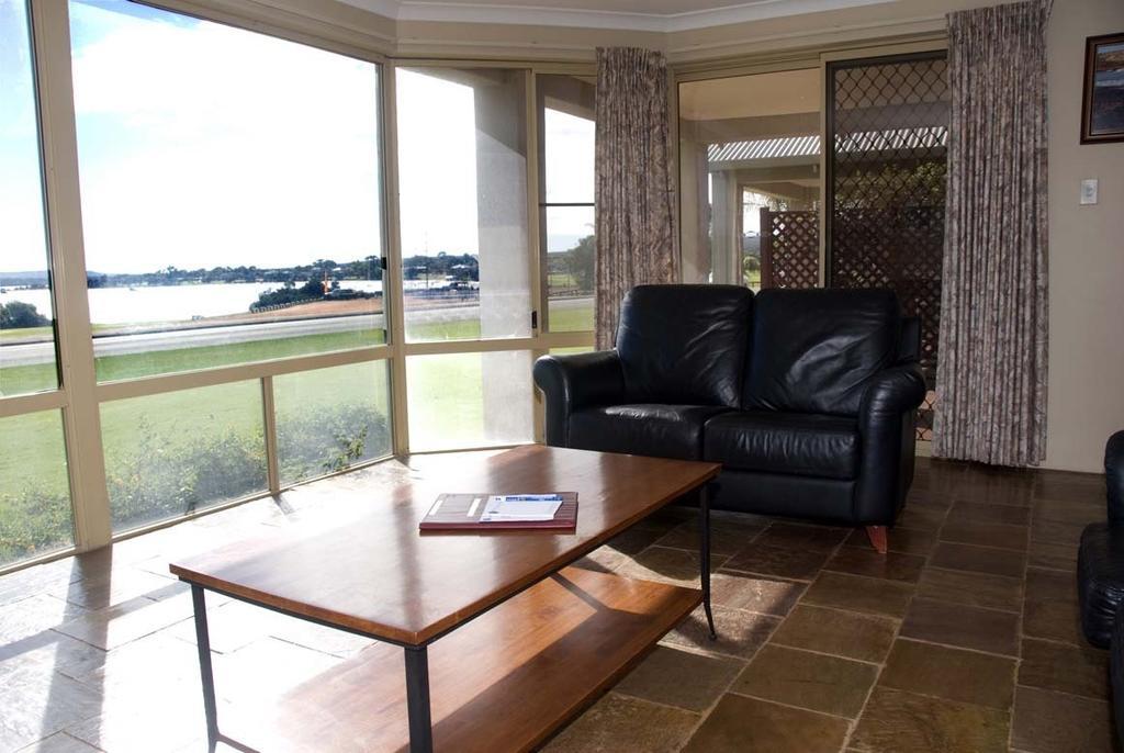 Pelican Shore Oceanfront Villa 6 カルバリ 部屋 写真