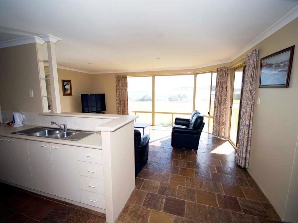 Pelican Shore Oceanfront Villa 6 カルバリ 部屋 写真