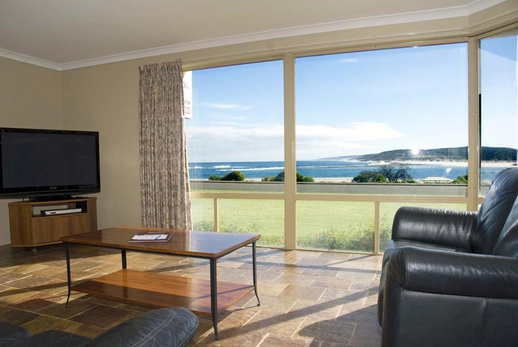 Pelican Shore Oceanfront Villa 6 カルバリ 部屋 写真