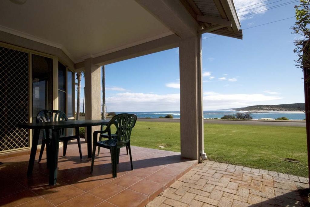 Pelican Shore Oceanfront Villa 6 カルバリ 部屋 写真